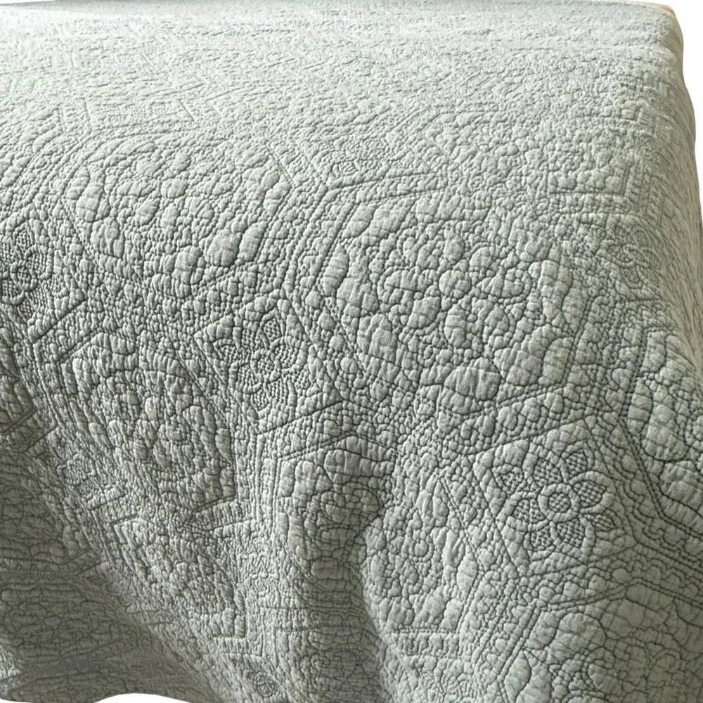 Tahari Home Light Blue Medallion Matelasse Quilt Coverlet Boho Textured